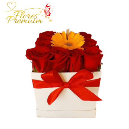 CAJA CON ROSAS Y GERBERA O GIRASOL EN EL CENTRO