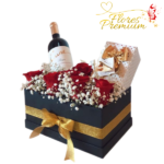 CAJA DE ROSAS CON ILUMINACION VINO Y BOMBONES