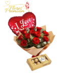 RAMO BOUQUET CON FOLLAJE 12 ROSAS FERREROS ROCHER 100G Y GLOBO