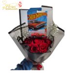 RAMO AMOR 8 ROSAS, 1 AUTO HOT WHEELS