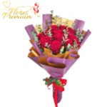 RAMO DE 18 ROSAS IMPORTADAS, FOLLAJE Y ENVOLTURA