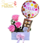 CAJA DE 3 ROSAS, BOMBONES FERREROS ROCHER Y GLOBO