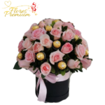 BOX DE 25 ROSAS, 15 BOMBONES Y FOLLAJE
