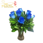 FLORERO 8 ROSAS AZULES Y FOLLAJE