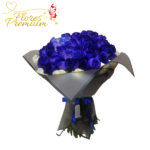 RAMO BUCHON 50 ROSAS AZULES