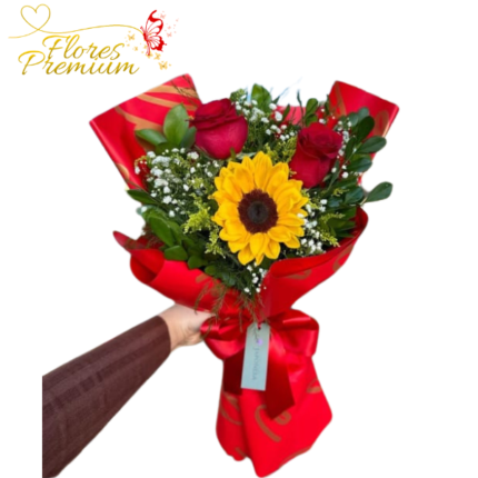 UN HERMOSO DETALLE DE 2 ROSAS Y 1 GIRASOL