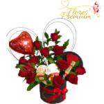 CAJA CUADRADA DE 12 ROSAS IMPORTADAS, CHAMPAGNE, BOMBONES Y GLOBO