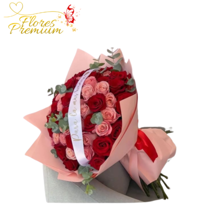 RAMO PRINCESA 90 ROSAS CON BANDA PERSONALIZADA
