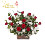 ARREGLO DE 12 ROSAS CON FOLLAJE