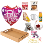 DESAYUNO BANDEJA CON ROSA PRESERVADA DIA DEL AMOR