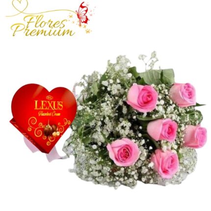 RAMO 6 ROSAS, FOLLAJE Y BOMBONES CORAZON
