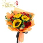 RAMO 6 ROSAS, 3 GIRASOLES Y ENVOLTURA