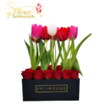 ARREGLO DE 12 ROSAS Y 10 TULIPANES