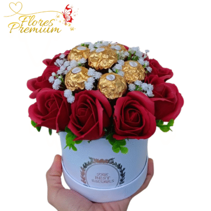 BOX 8 ROSAS JABON, 7 BOMBONES FERREROS ROCHER Y GYPSOPHILA