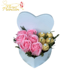 CAJA CORAZON DE 6 ROSAS JABON Y 5 BOMBONES FERREROS ROCHER