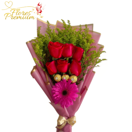 RAMO 6 ROSAS, 1 GERBERAS, 3 BOMBONES, FOLLAJE Y LINDA ENVOLTURA
