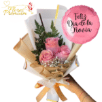 RAMO DIA DE LA NOVIA 3 ROSAS, FOLLAJE, LINDA ENVOLTURA Y GLOBO